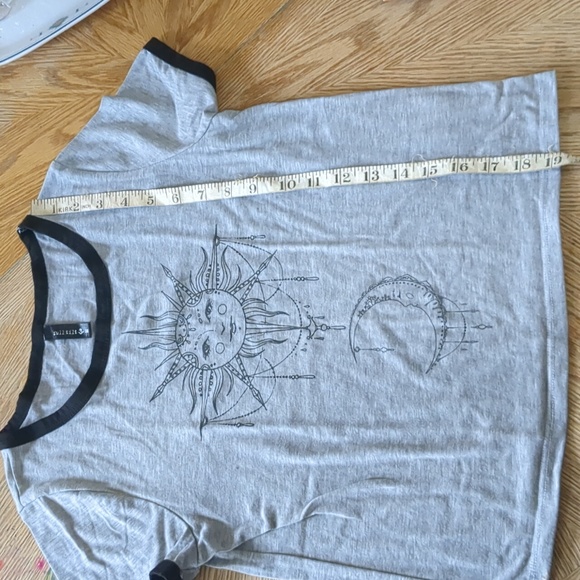 Sun & Moon Top, Grey and Black, Women's Size Medium - Picture 8 of 8